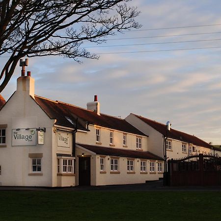 The Village Inn ノーサラートン エクステリア 写真